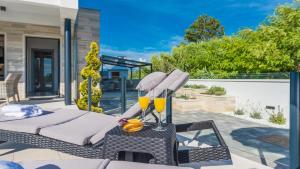 Nápoje v ubytování Villa Ana,luxury wellness villa with heated pool and jacuzzi