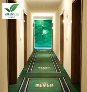 Certifikát, hodnocení, plakát nebo jiný dokument vystavený v ubytování Hotel Im Schützenhof, Jever