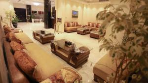 Ruang duduk di Remas Hotel Suites - Al Khoudh, Seeb, Muscat