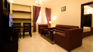 Ruang duduk di Remas Hotel Suites - Al Khoudh, Seeb, Muscat