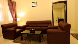 Ruang duduk di Remas Hotel Suites - Al Khoudh, Seeb, Muscat
