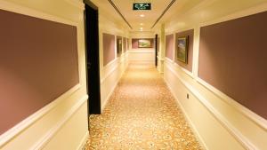 Gambar di galeri bagi Remas Hotel Suites - Al Khoudh, Seeb, Muscat di Seeb