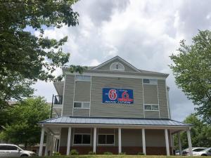 Motel 6-Greensboro, NC - I-40