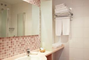 Koupelna v ubytování Apartamentos La Barzana
