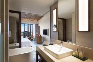 Ein Badezimmer in der Unterkunft Dusit Princess Moonrise Beach Resort