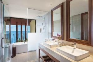 Ein Badezimmer in der Unterkunft Dusit Princess Moonrise Beach Resort