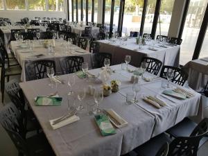 En restaurang eller annat matställe på Eretz Zeelim