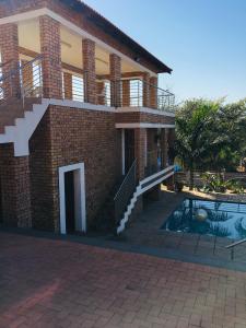 Gallery image of Country Link Guest Lodge in Komatipoort