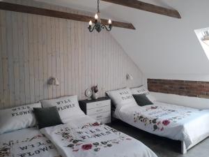 Letto o letti in una camera di Statek u kapličky