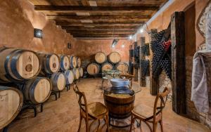 Gallery image of Relais and Wine San Tommaso in Bale
