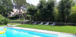 Bazén v ubytování B&B Charming suite and pool - Adults only nebo v jeho okolí