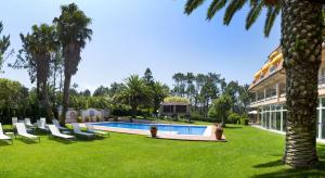 The swimming pool at or close to Hotel Spa Atlántico San Vicente do Mar