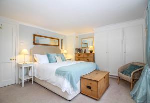 A bed or beds in a room at Stay at Penny's Mill 