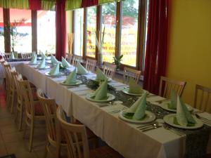 Restoran ili drugo mesto za obedovanje u objektu Hotel Petra