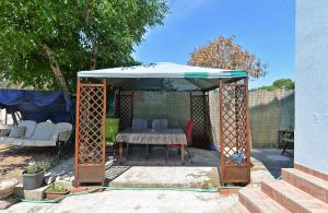 Patio alebo iná vonkajšia časť ubytovania Apartments Đino 1374