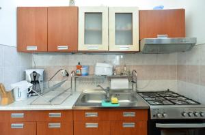 Kuchyňa alebo kuchynka v ubytovaní Apartments Đino 1374