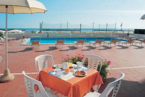 Hotel Embassy