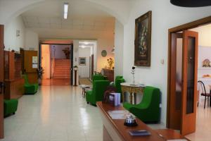 Centro di Spiritualità Madonna della Nova tesisinde lobi veya resepsiyon alanı