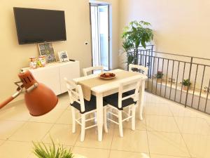 A television and/or entertainment centre at Giader's House - Free Parking