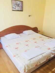 Postel nebo postele na pokoji v ubytování Hotel Elmaz