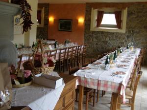 A restaurant or other place to eat at Rimaggiori Country Home & Restaurant
