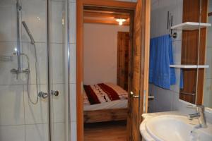 Koupelna v ubytování Chalet Truffer Ulrichen