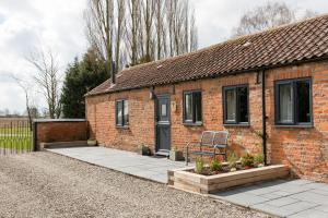 Gallery image of Thrush Nest Cottages - Wren Cottage sleeps 4, 2 bedrooms & Stable Cottage sleeps 2, 1 bedroom in York