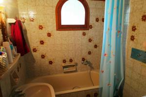 Kúpeľňa v ubytovaní Apollonion Apartment Aigina