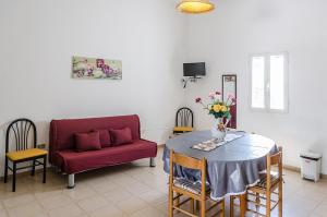 A seating area at Corte Regina