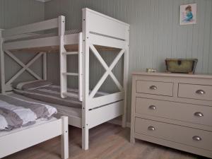 Krevet ili kreveti na kat u jedinici u objektu Kårstua - Austrått Agroturisme