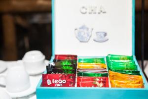 Comodidades para preparar café e chá em Pousada Sol e Mar