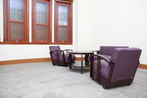 Χώρος καθιστικού στο RedDoorz Plus near Pasundan University