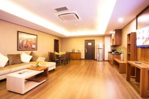 Kuhinja ili čajna kuhinja u objektu Tara Hotel Yogyakarta
