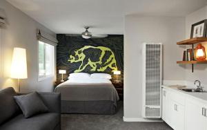 Letto o letti in una camera di Basecamp Tahoe South