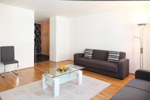 Posedenie v ubytovaní 3 rooms Sunny Apartments-Schoenbrunn, 100m2 with balcony