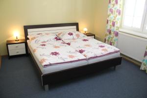 Posteľ alebo postele v izbe v ubytovaní 3 rooms Sunny Apartments-Schoenbrunn, 100m2 with balcony