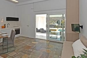 Gallery image of Tinos Blend Suites in Agios Sostis