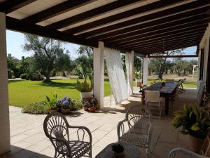 A garden outside Masseria Vignenove