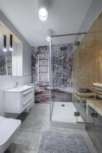 Koupelna v ubytování Apartament Pod Lasem