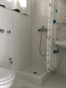 Ванна кімната в Villa Yiannis (Adult Friendly)