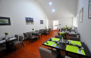 Posezení v ubytování Fast Lane Hotel