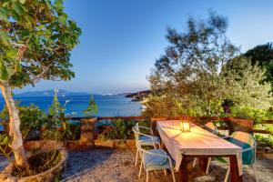 Photo de la galerie de l'établissement Assos Terrace Hotel, à Assos 88 autres photos