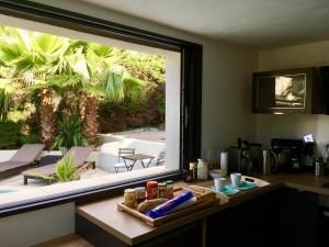 Gallery image of Bed,Kitchen and Swimming Pool Villa Esterel in Saint-Raphaël