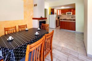 Fotografie z fotogalerie ubytování Holiday home Ecio , s velikim vrtom, potpuno ograđena, v destinaci Modrušani