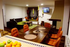 TV a/nebo společenská místnost v ubytování Sunshine Dreams Villa Jahorina