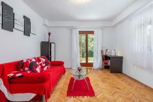 Kuchyňa alebo kuchynka v ubytovaní Guest House Ravnić
