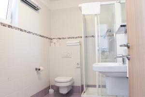 Koupelna v ubytování Apartments Lila