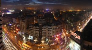 Общий вид на город Бухарест или вид на город из апартаментов/квартиры