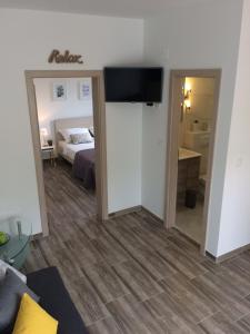 Postel nebo postele na pokoji v ubytování BDM apartment
