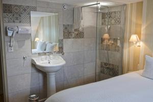 Hotel Saint Georges tesisinde bir banyo